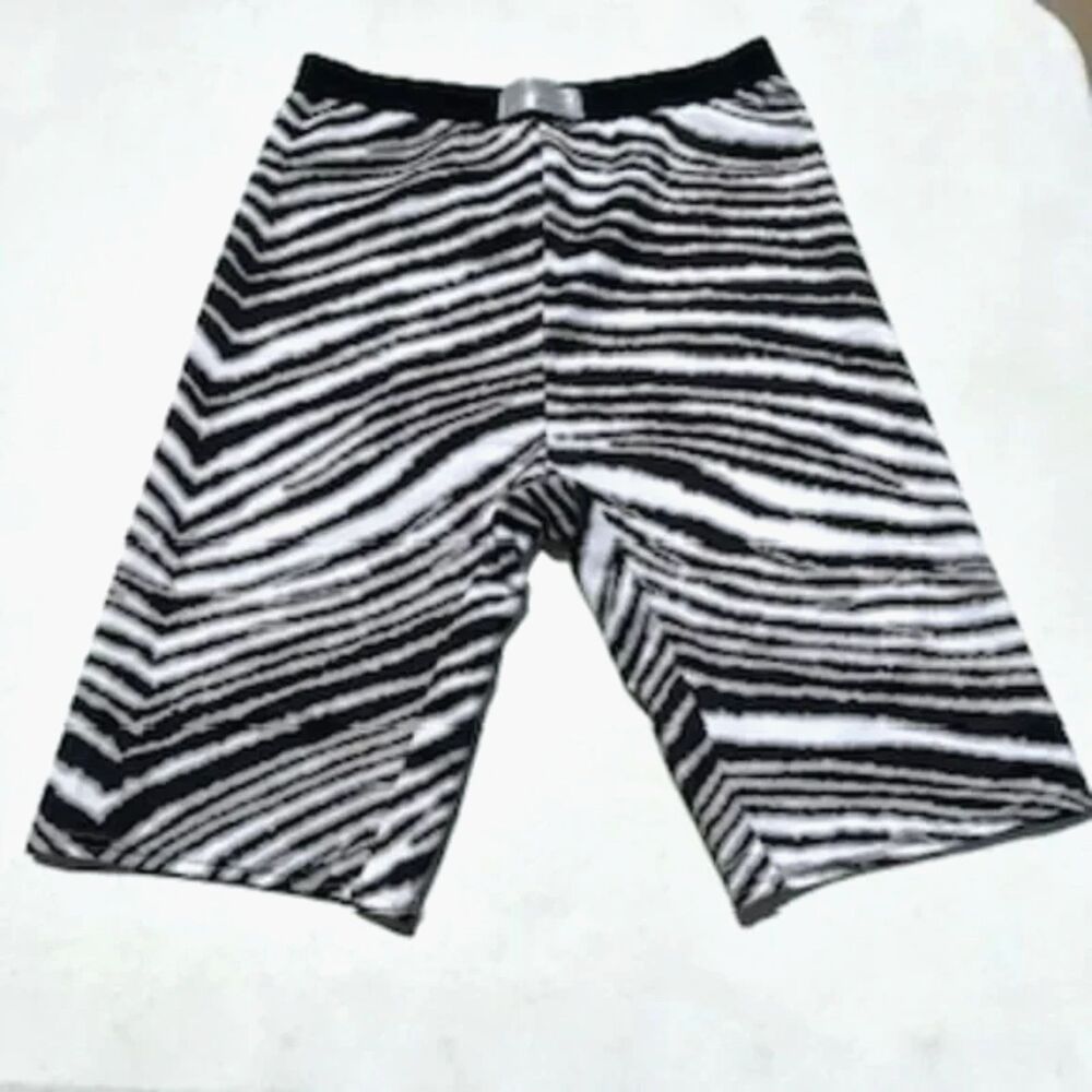 Size: Large {42-44} Slim Fit Zuma Athletic Shorts Las Vegas Raiders New w/o Tags